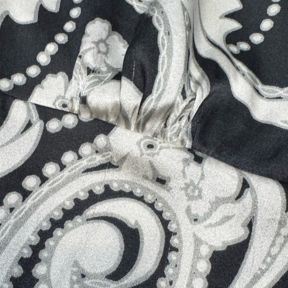 Vintage CACHE Y2K One shoulder top SILK Blouse 
Black and White Size Small - Picture 9 of 12